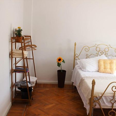 Entire Serviced Apartment With A Beautiful View 地拉那 外观 照片